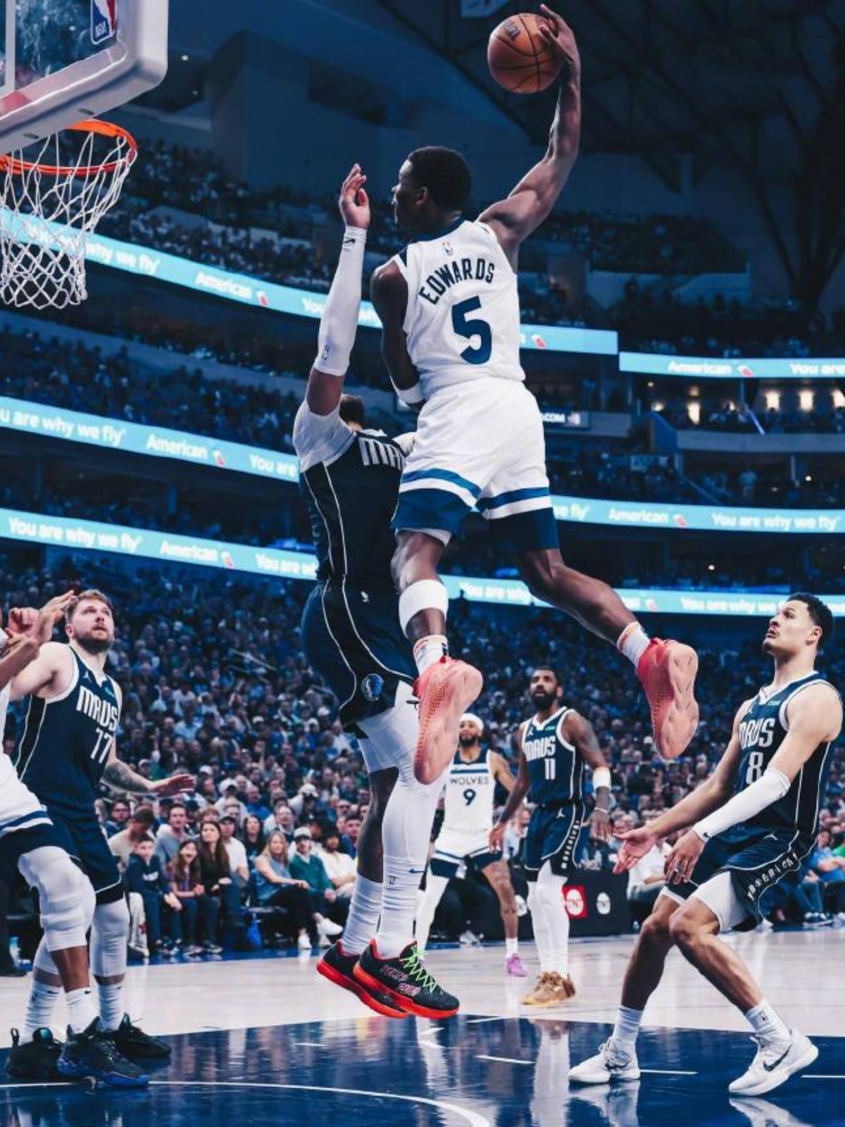 雄鹿轻取猛龙,恩比德高光表现 雄鹿轻取猛龙,恩比德高光表现