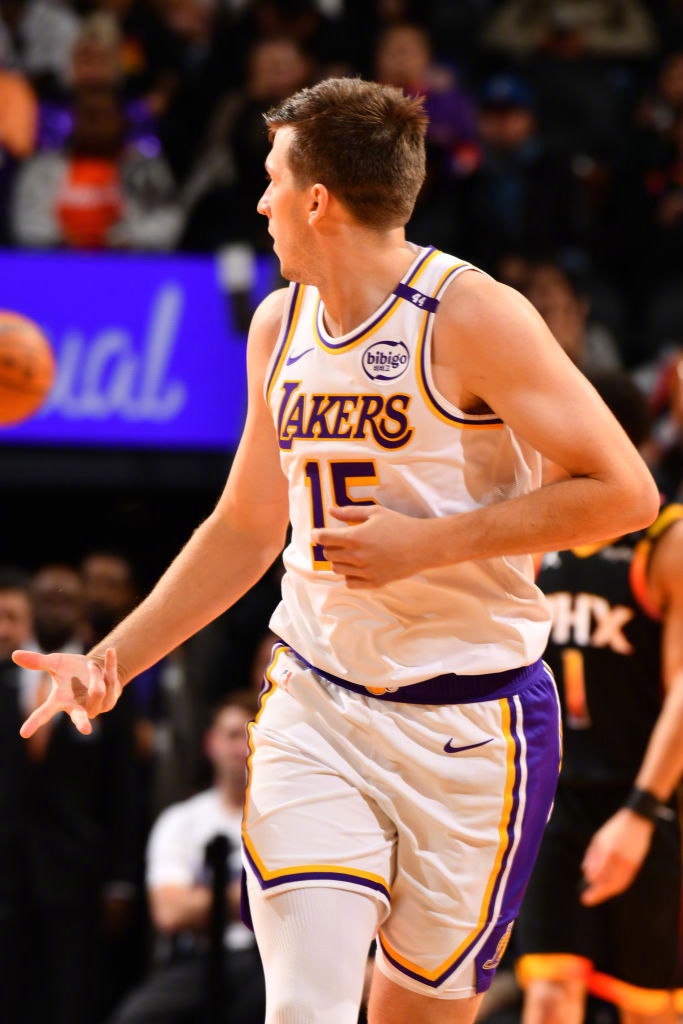 湖人轻取太阳,欧文关键制胜 湖人轻取太阳,欧文关键制胜