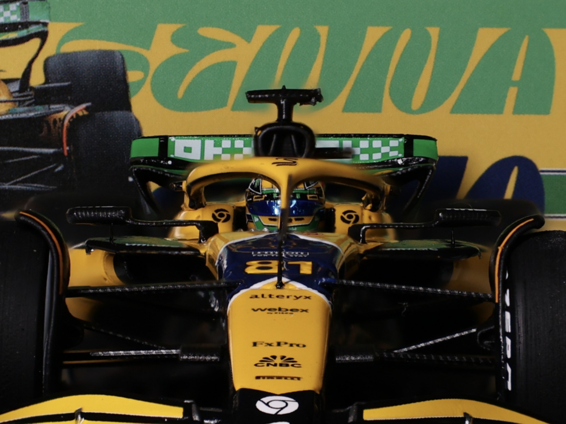 迈凯伦横扫索伯车队,皮亚斯特里统治全场 迈凯伦横扫索伯车队,皮亚斯特里统治全场