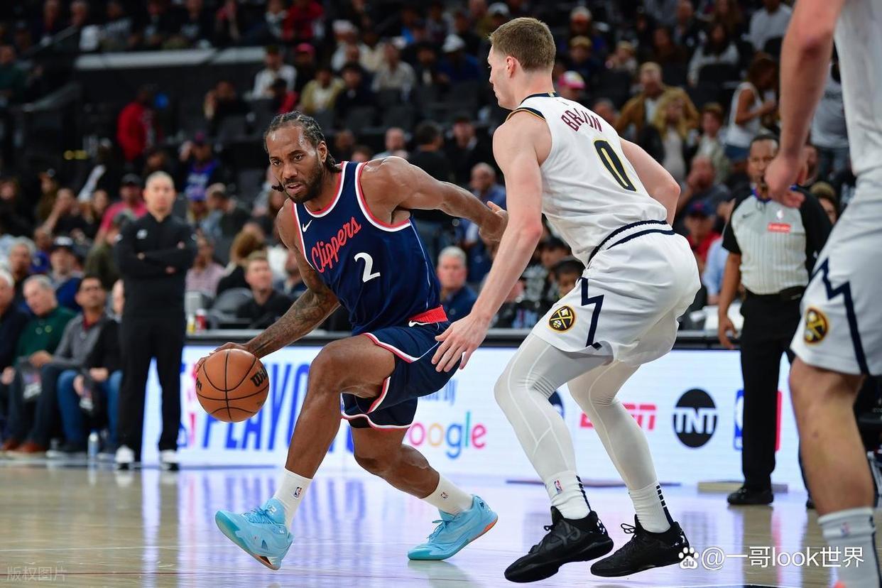 爵士翻盘雷霆,伦纳德带队取胜 爵士翻盘雷霆,伦纳德带队取胜