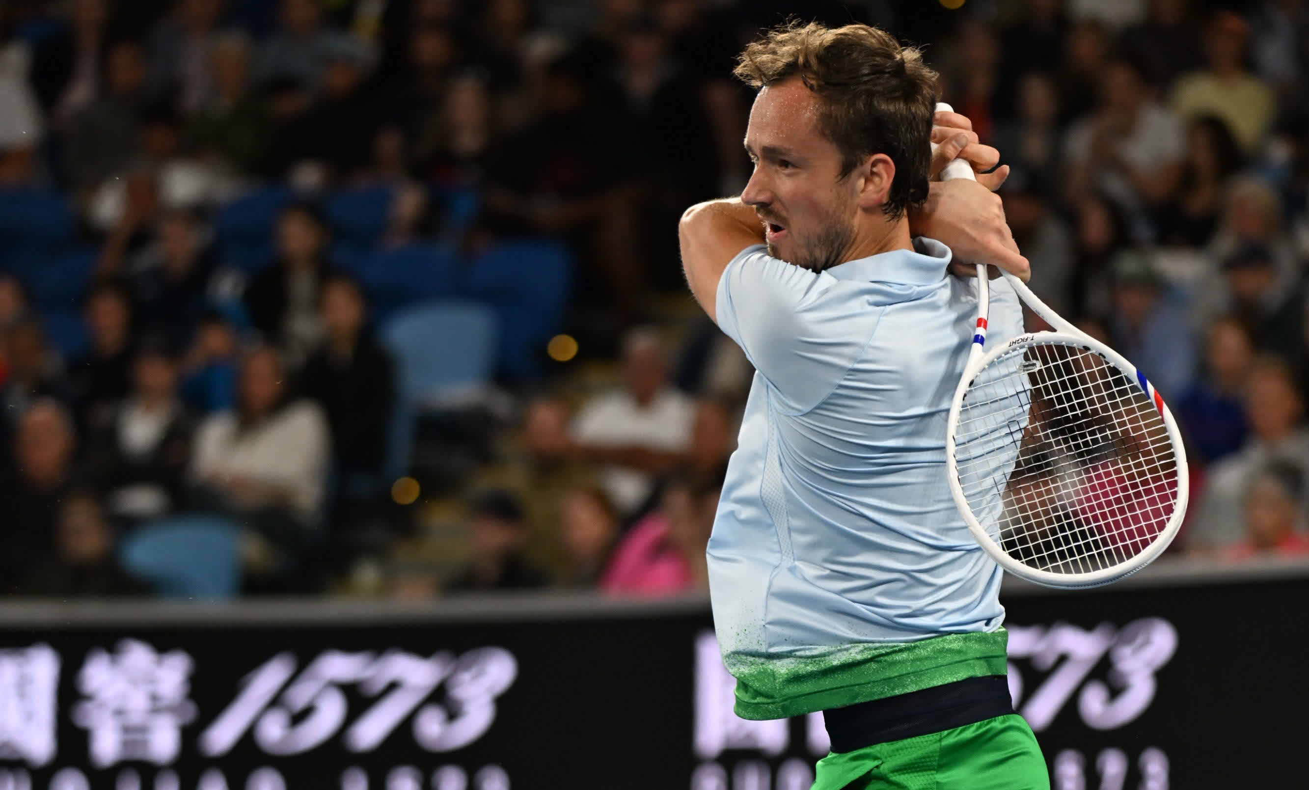 年终总决赛险胜温网，梅德韦杰夫带队取胜