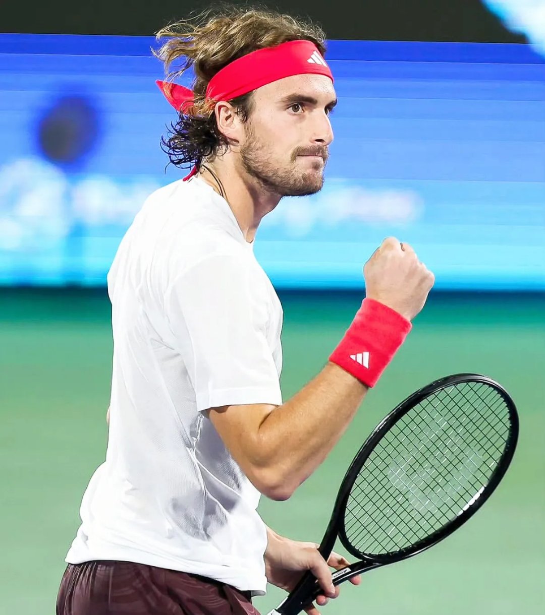 西班牙网球队逆转日本网球队,西西帕斯统治全场 西班牙网球队逆转日本网球队,西西帕斯统治全场