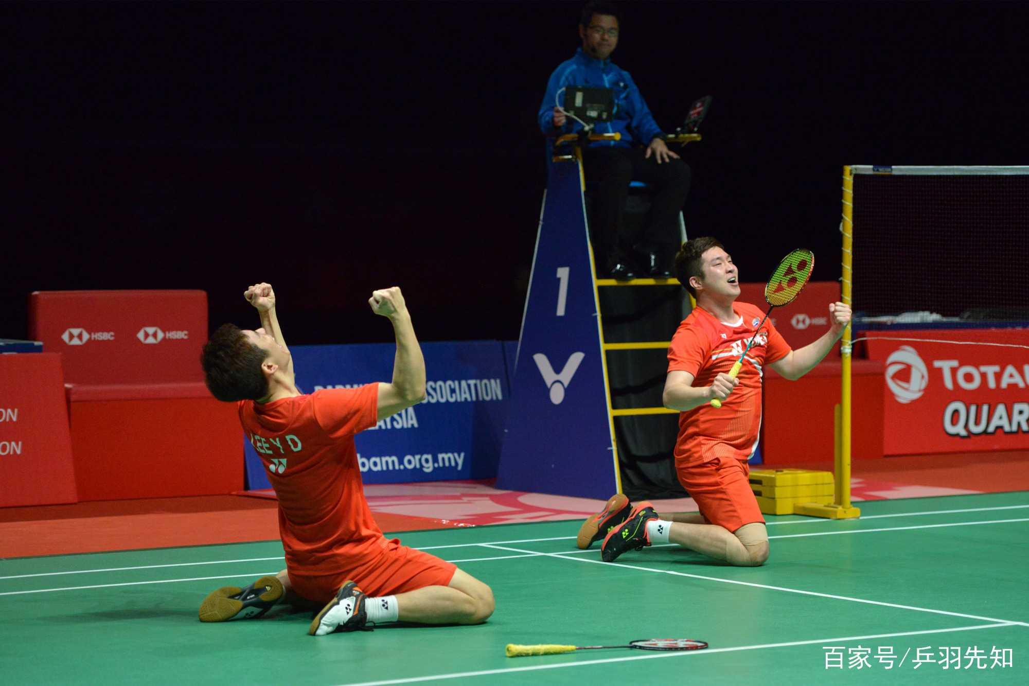 丹麦队鏖战日本队，安赛龙扛起全队