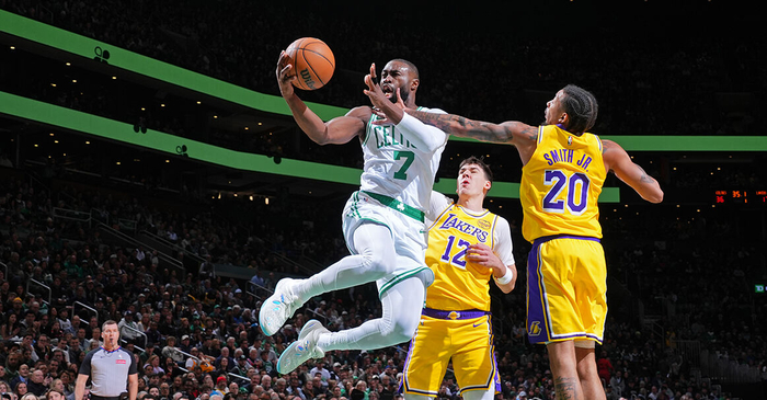 凯尔特人轻取湖人,克莱高光表现 凯尔特人轻取湖人,克莱高光表现