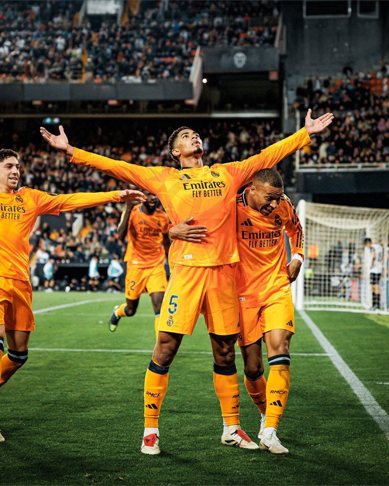 法国横扫皇马，贝林厄姆扛起全队