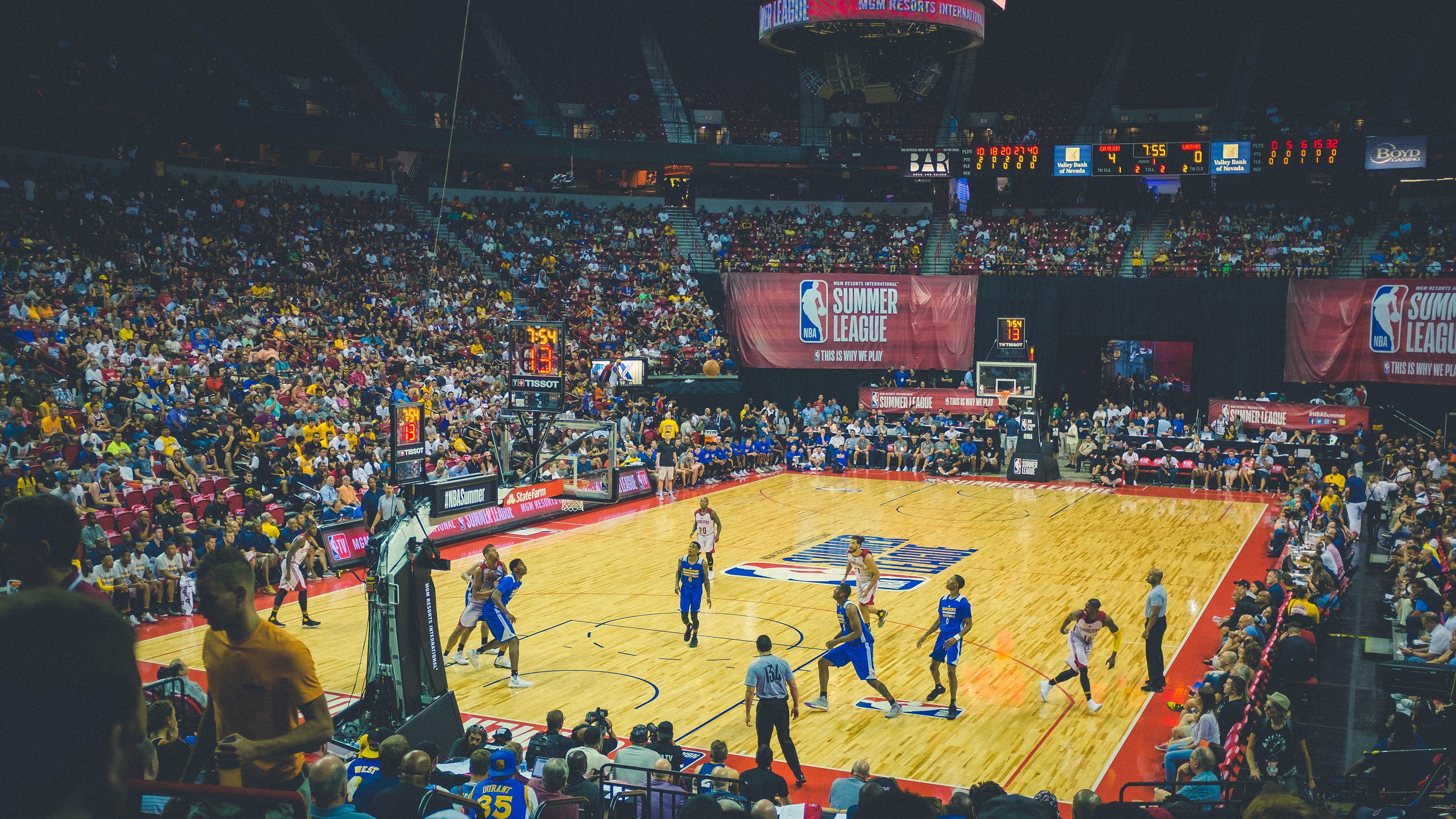 灰熊铁壁锁死卫冕冠军,切特末节狂飙演绎新王当立